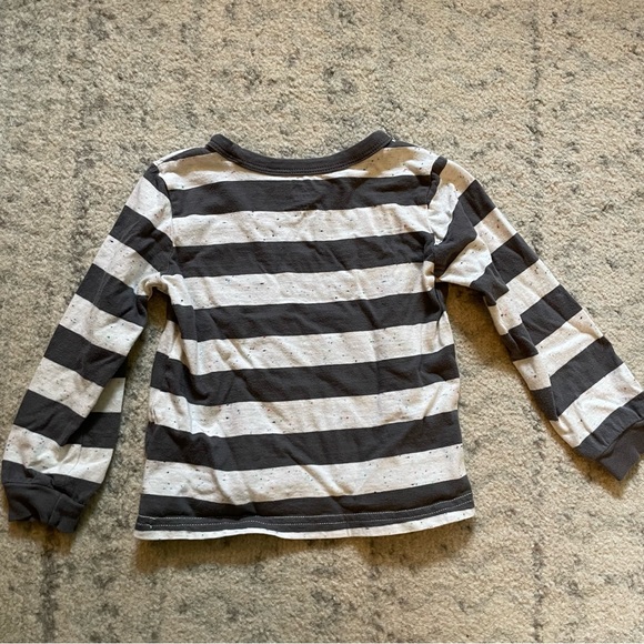 7/$20 | Striped long sleeve shirt - Picture 2 of 5